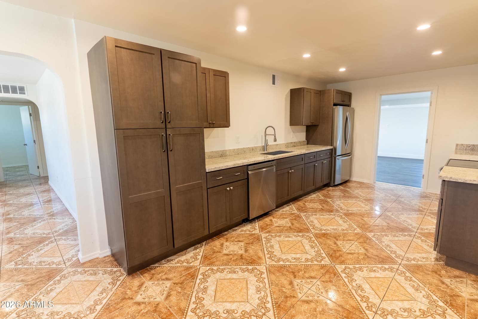 8815 N 31ST Avenue, Phoenix, AZ 85051 — photo 12 of 37