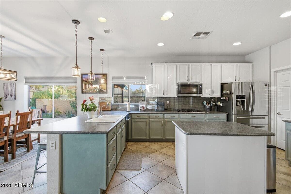 120 W SOUTHERN HILLS Road, Phoenix, AZ 85023 — photo 26 of 77