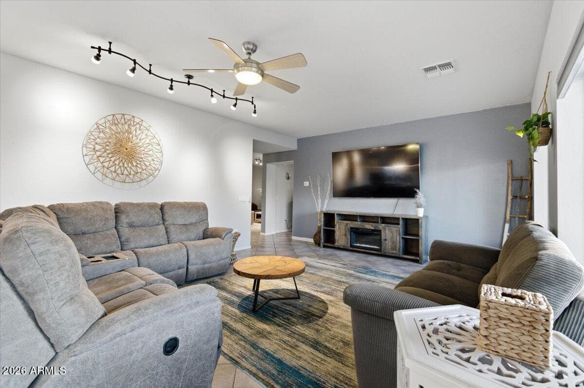 120 W SOUTHERN HILLS Road, Phoenix, AZ 85023 — photo 21 of 77