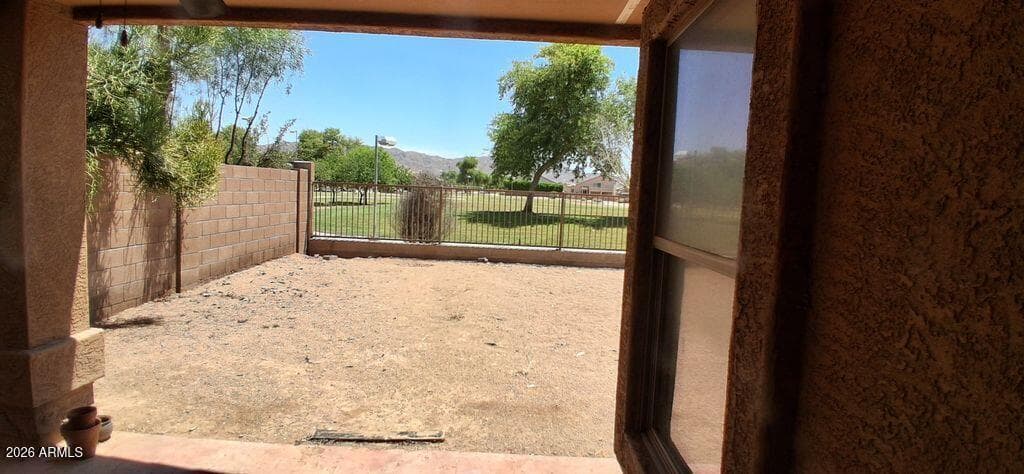 3207 W SAINT KATERI Drive, Phoenix, AZ 85041 — photo 9 of 36