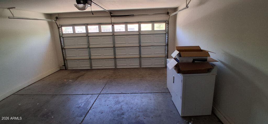 3207 W SAINT KATERI Drive, Phoenix, AZ 85041 — photo 10 of 36