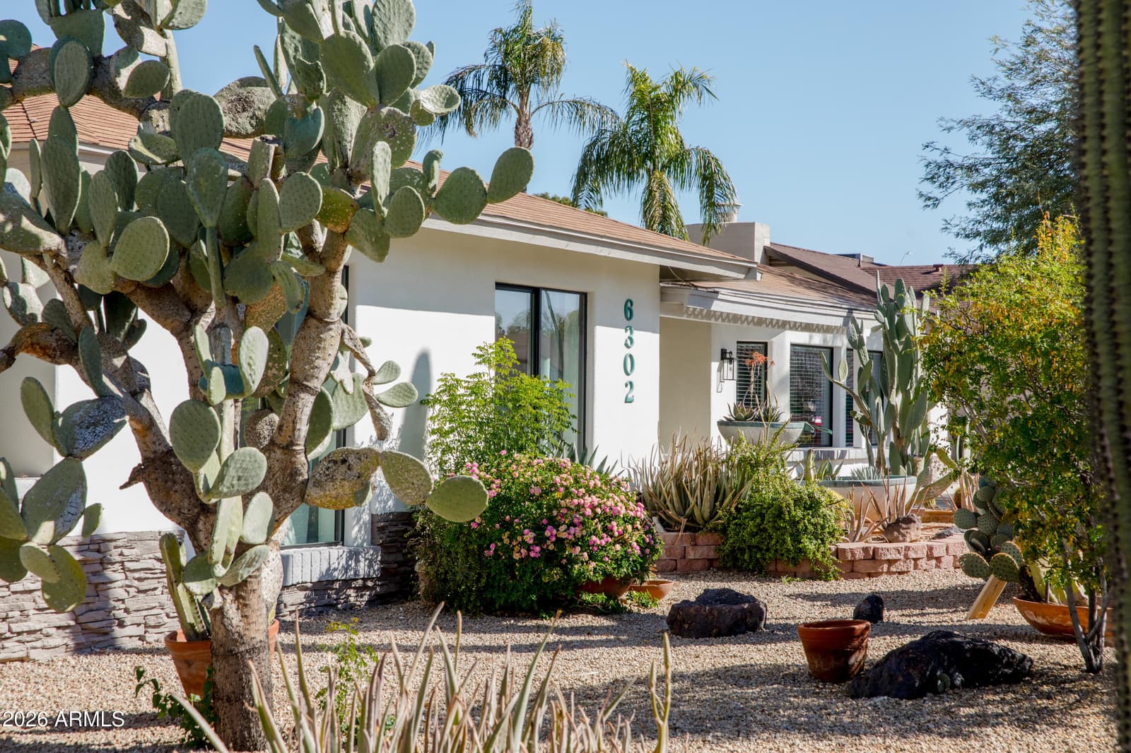 6302 E Winchcomb Drive, Scottsdale, AZ 85254 — photo 1 of 31
