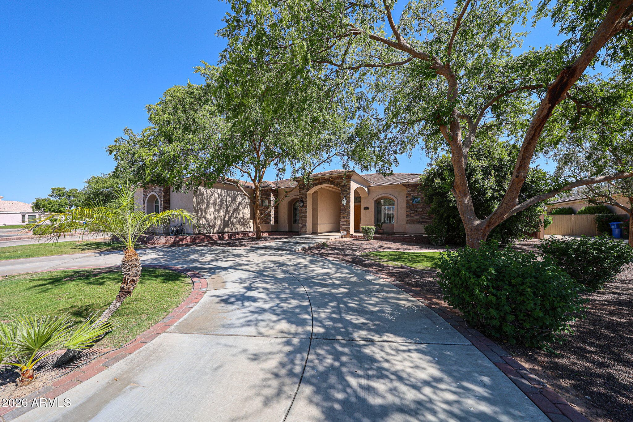 925 E Valencia Drive, Phoenix, AZ 85042 — photo 2 of 47