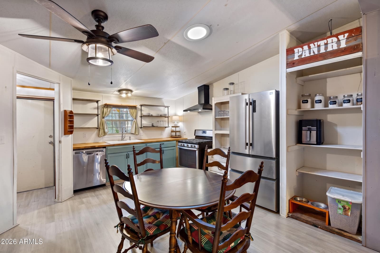 640 S 29TH Drive, Show Low, AZ 85901 — photo 8 of 31