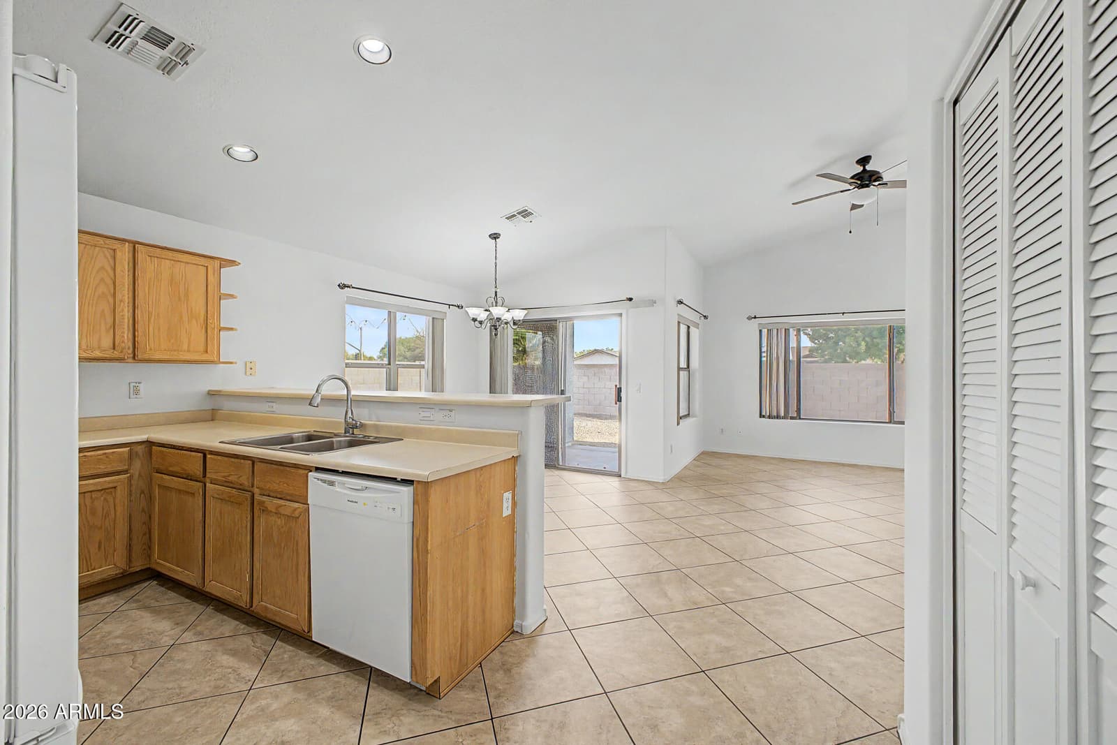 6715 W MARSHALL Avenue, Glendale, AZ 85303 — photo 10 of 34