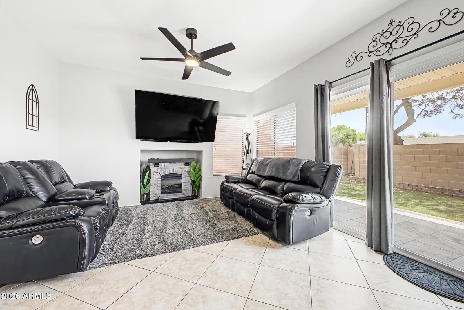 8361 W SALTER Drive, Peoria, AZ 85382 — photo 11 of 36