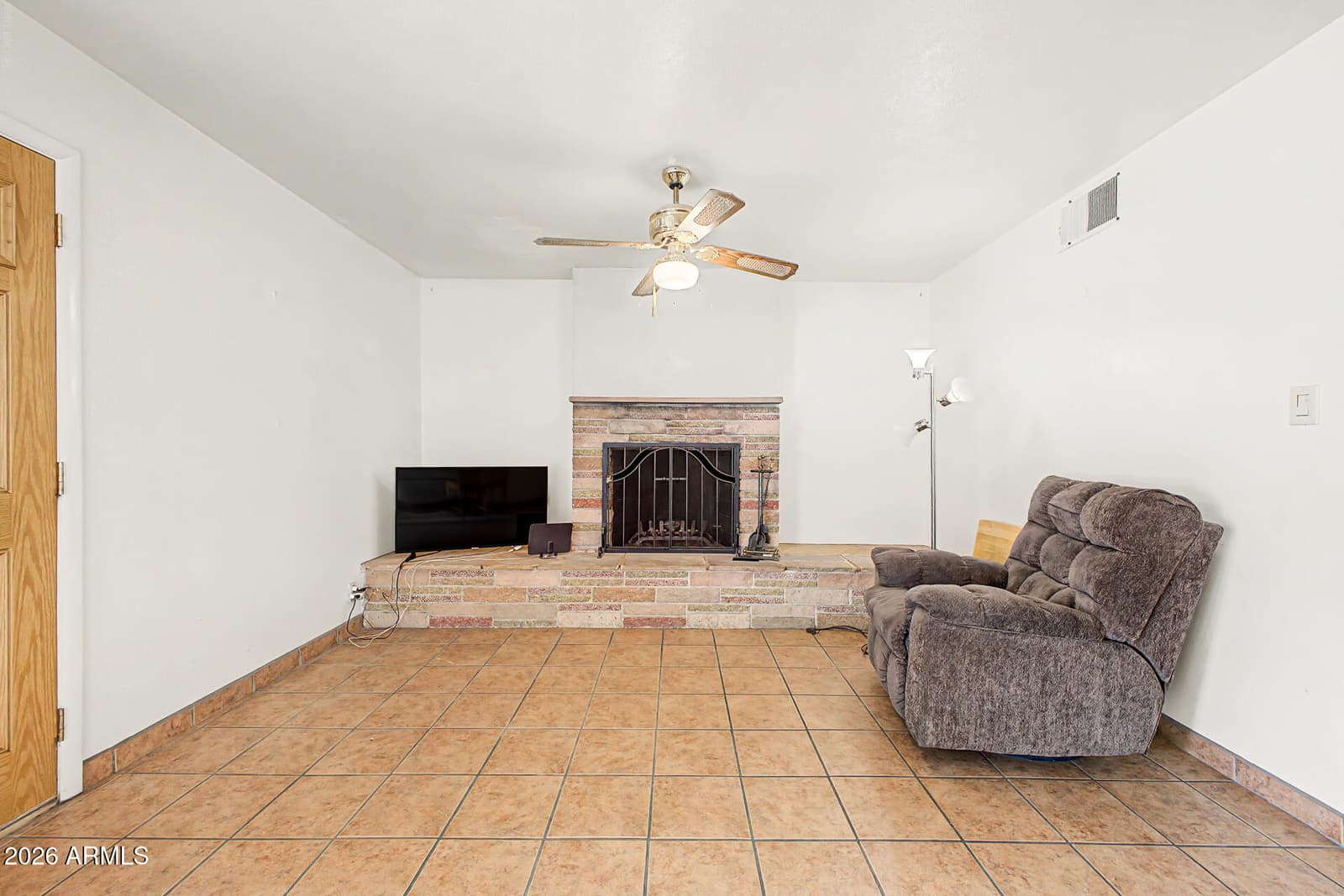 8514 N 8TH Street, Phoenix, AZ 85020 — photo 8 of 33