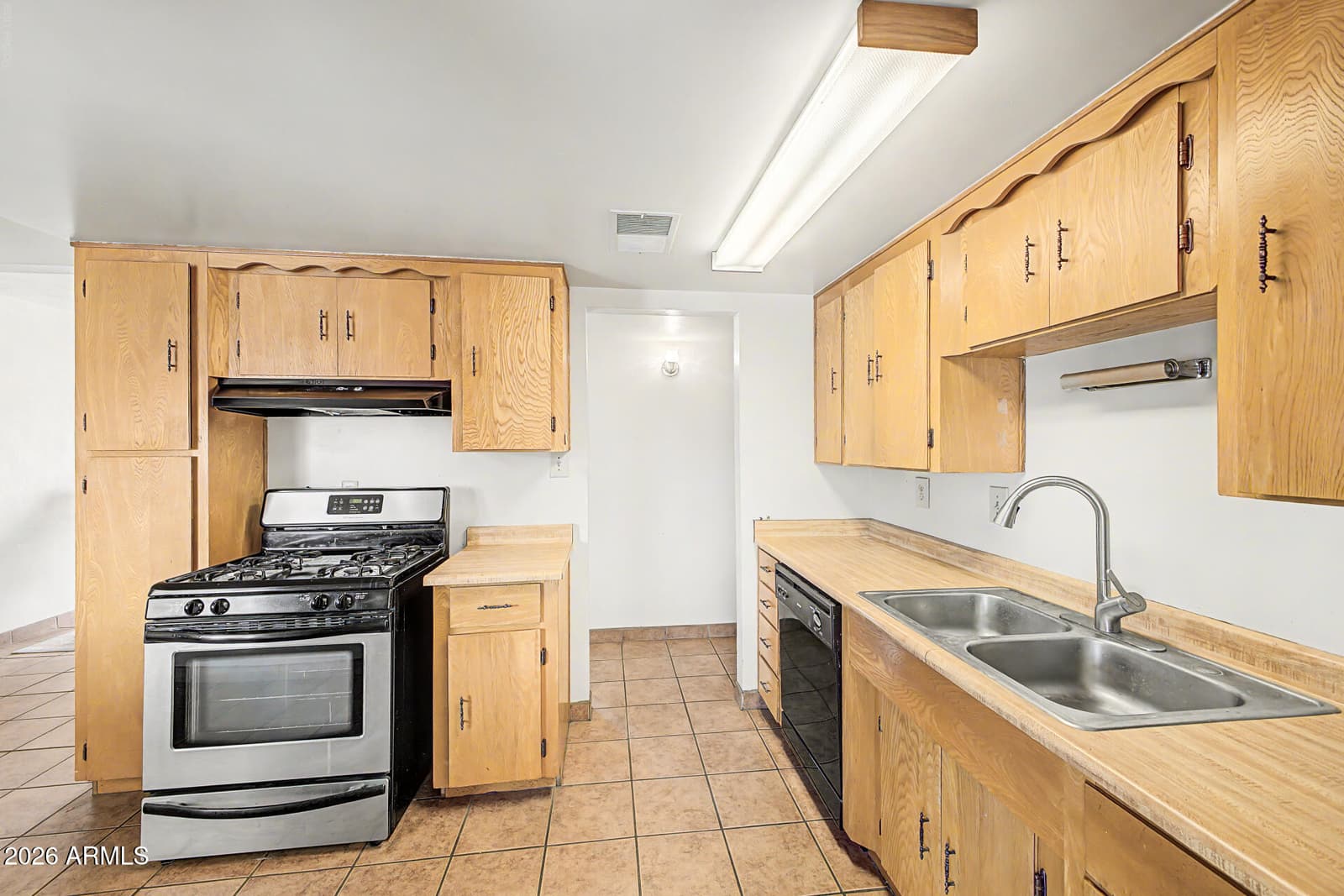 8514 N 8TH Street, Phoenix, AZ 85020 — photo 13 of 33