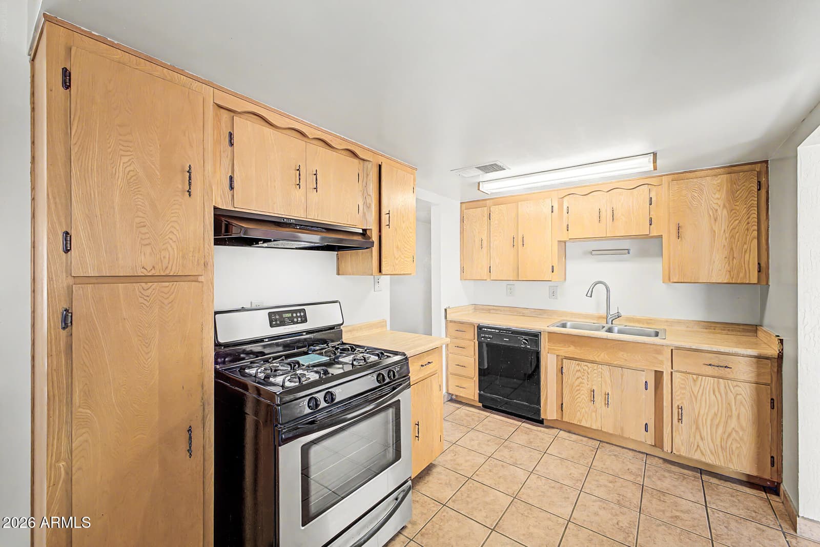 8514 N 8TH Street, Phoenix, AZ 85020 — photo 14 of 33