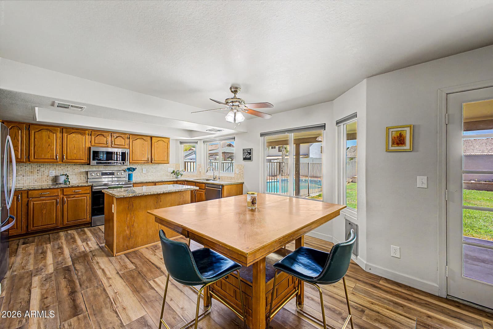 7641 W MAUI Lane, Peoria, AZ 85381 — photo 11 of 41
