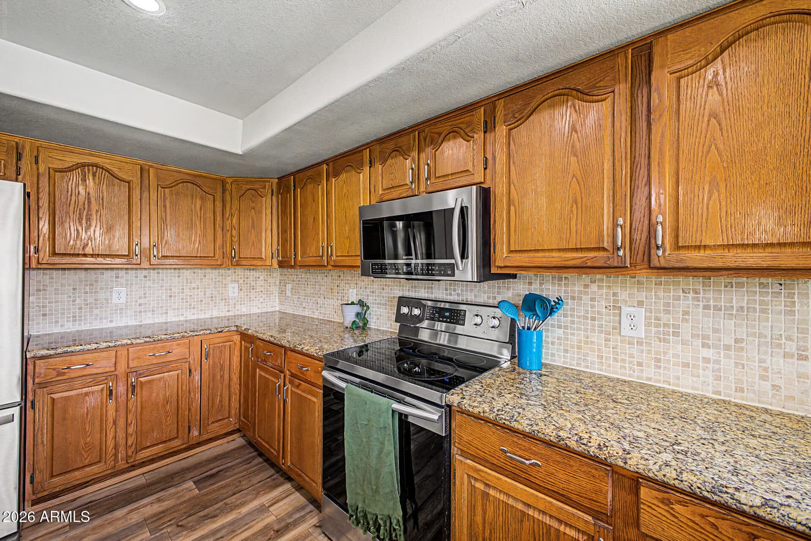 7641 W MAUI Lane, Peoria, AZ 85381 — photo 14 of 41
