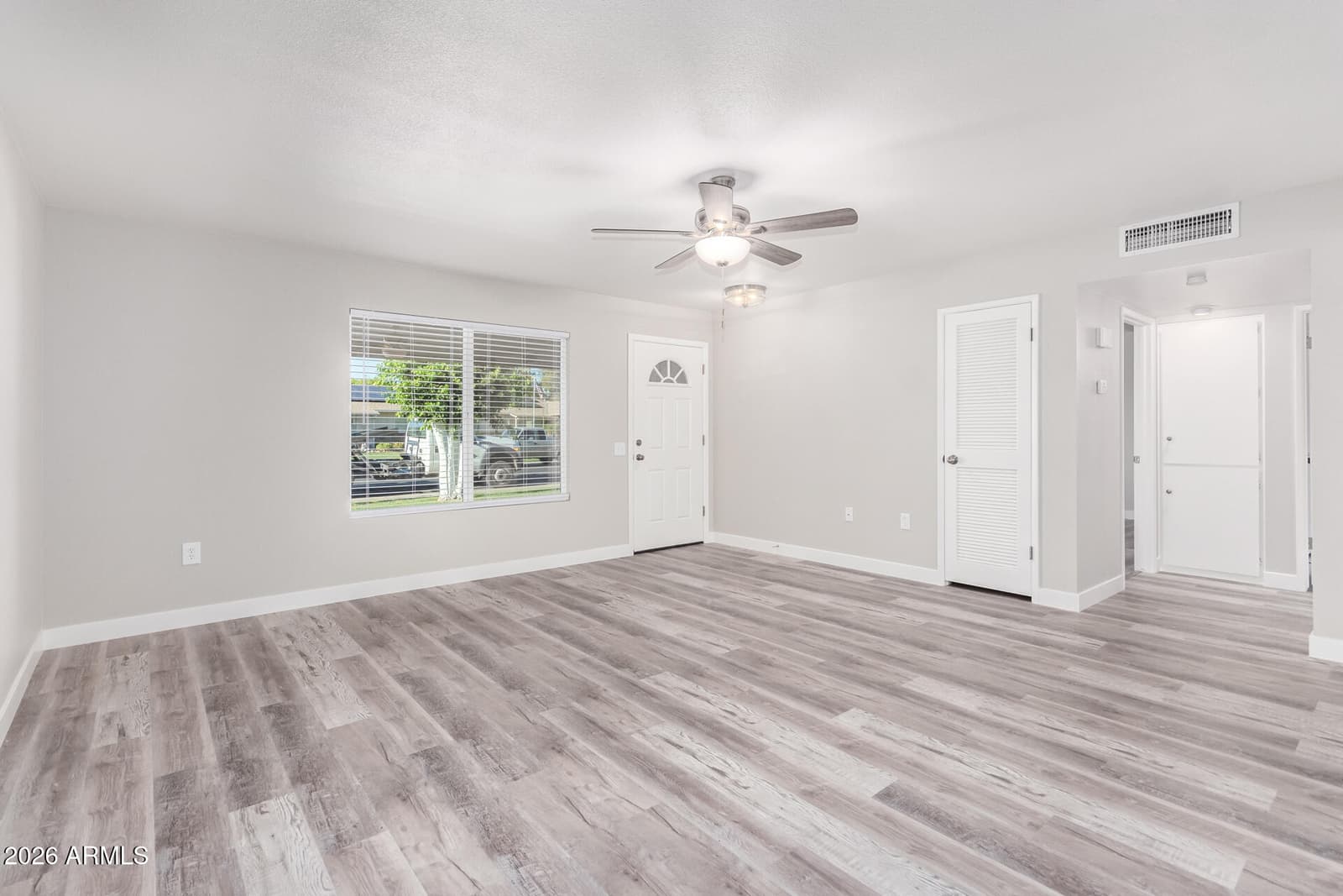 11035 W TONADA Drive, Sun City, AZ 85351 — photo 5 of 24