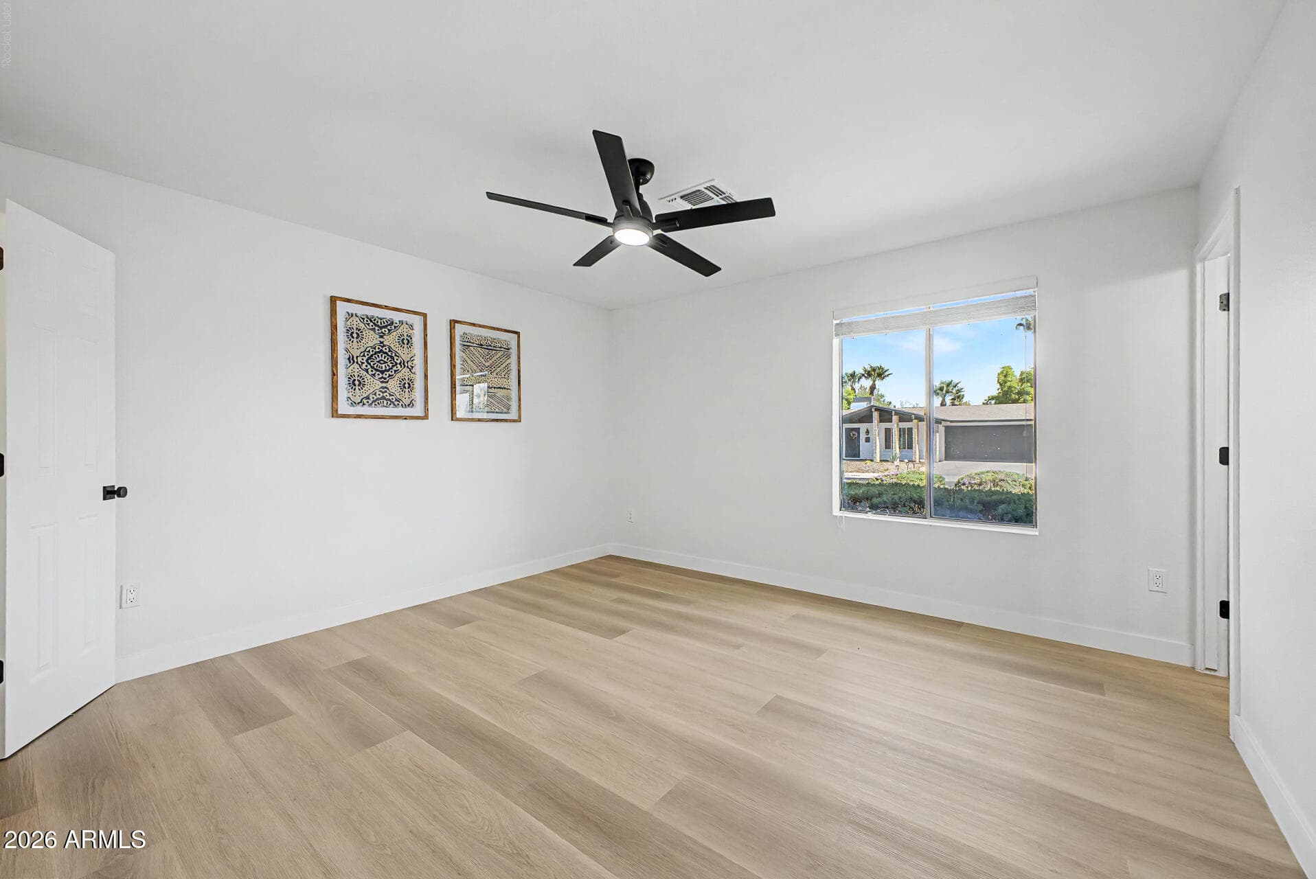 3440 E SUNNYSIDE Drive, Phoenix, AZ 85028 — photo 16 of 30