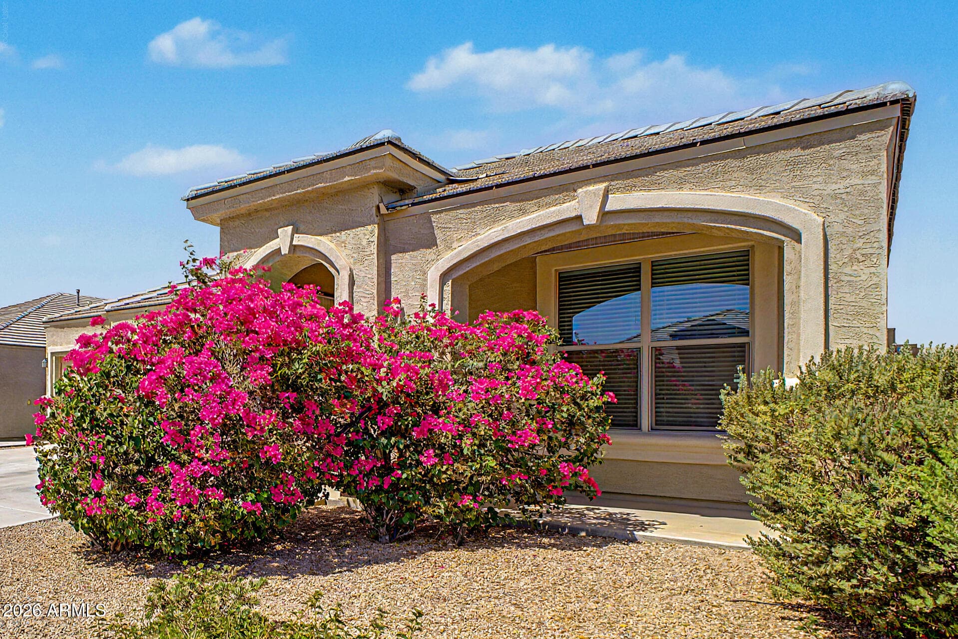 658 W BELMONT RED Trail, San Tan Valley, AZ 85143 — photo 6 of 36
