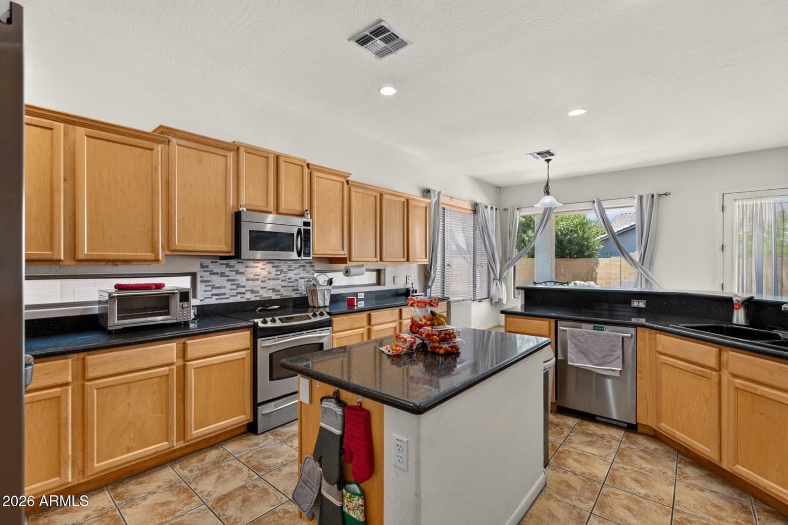 3282 E LOWELL Avenue, Gilbert, AZ 85297 — photo 4 of 42