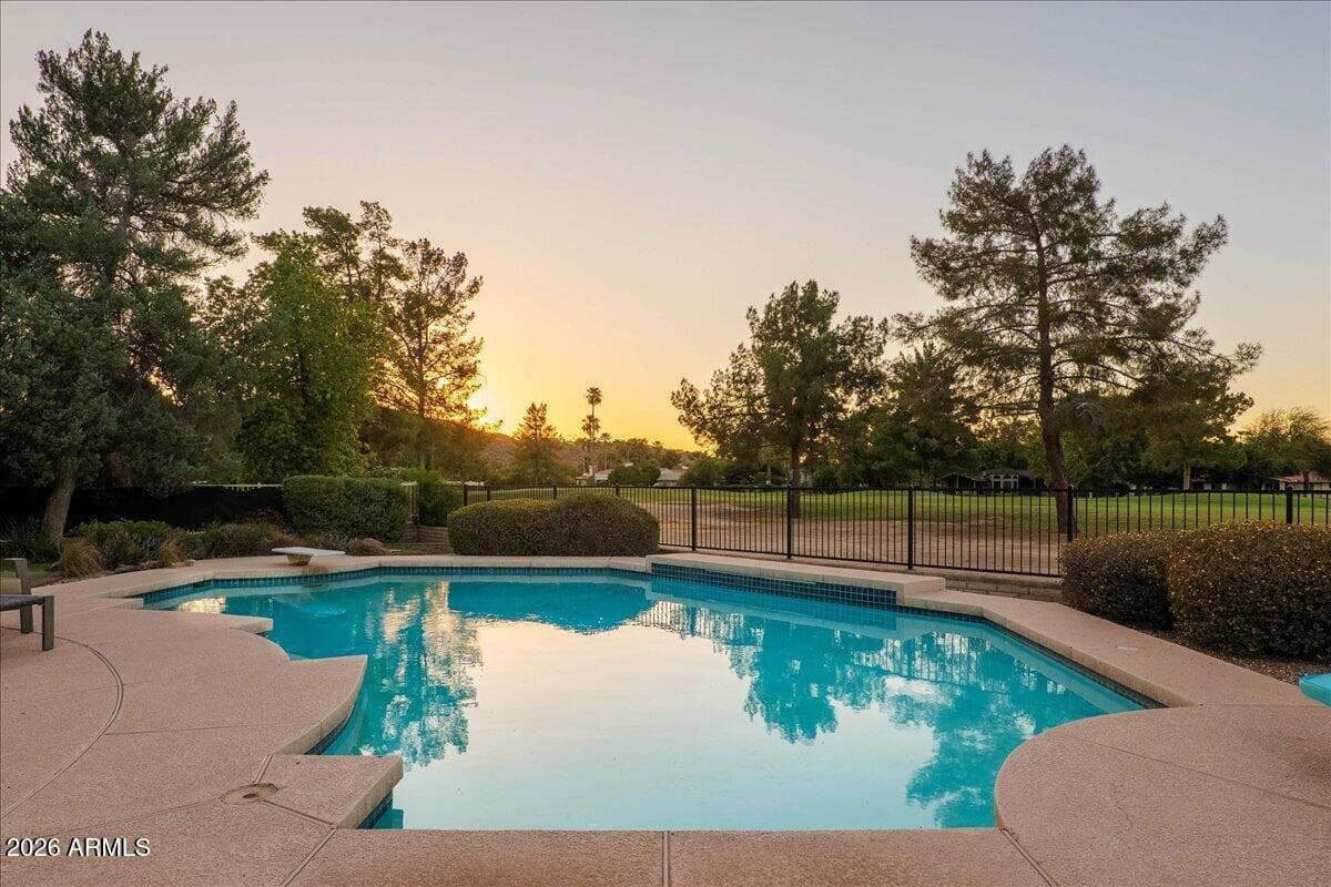 120 W SOUTHERN HILLS Road, Phoenix, AZ 85023 — photo 9 of 77