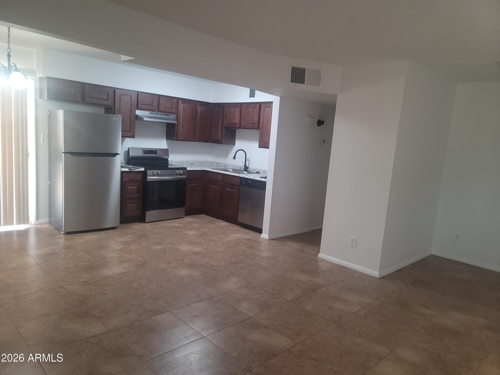 1539 W HUNTINGTON Drive, Tempe, AZ 85282 — photo 9 of 39
