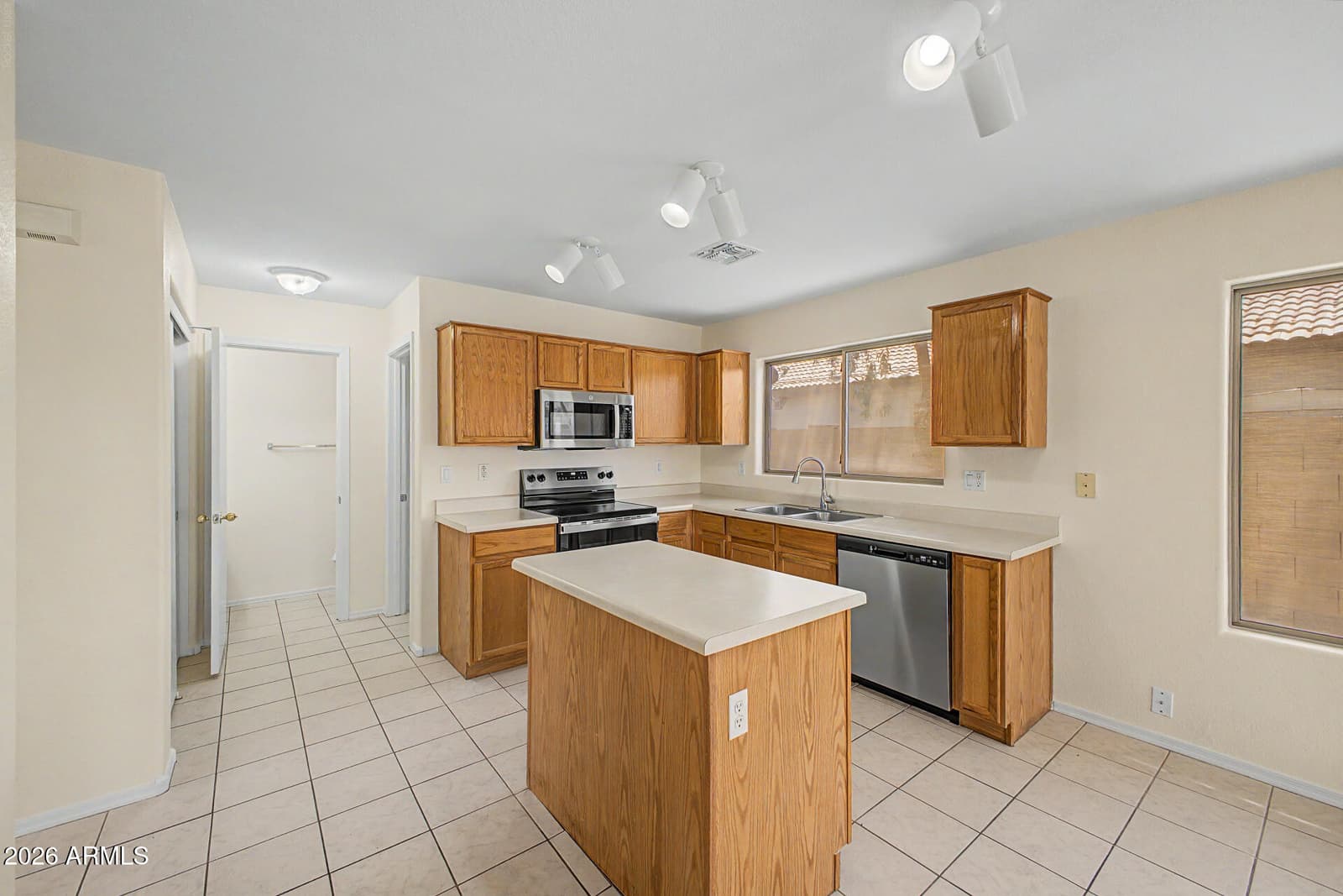 1173 N AGAVE Street, Casa Grande, AZ 85122 — photo 11 of 46