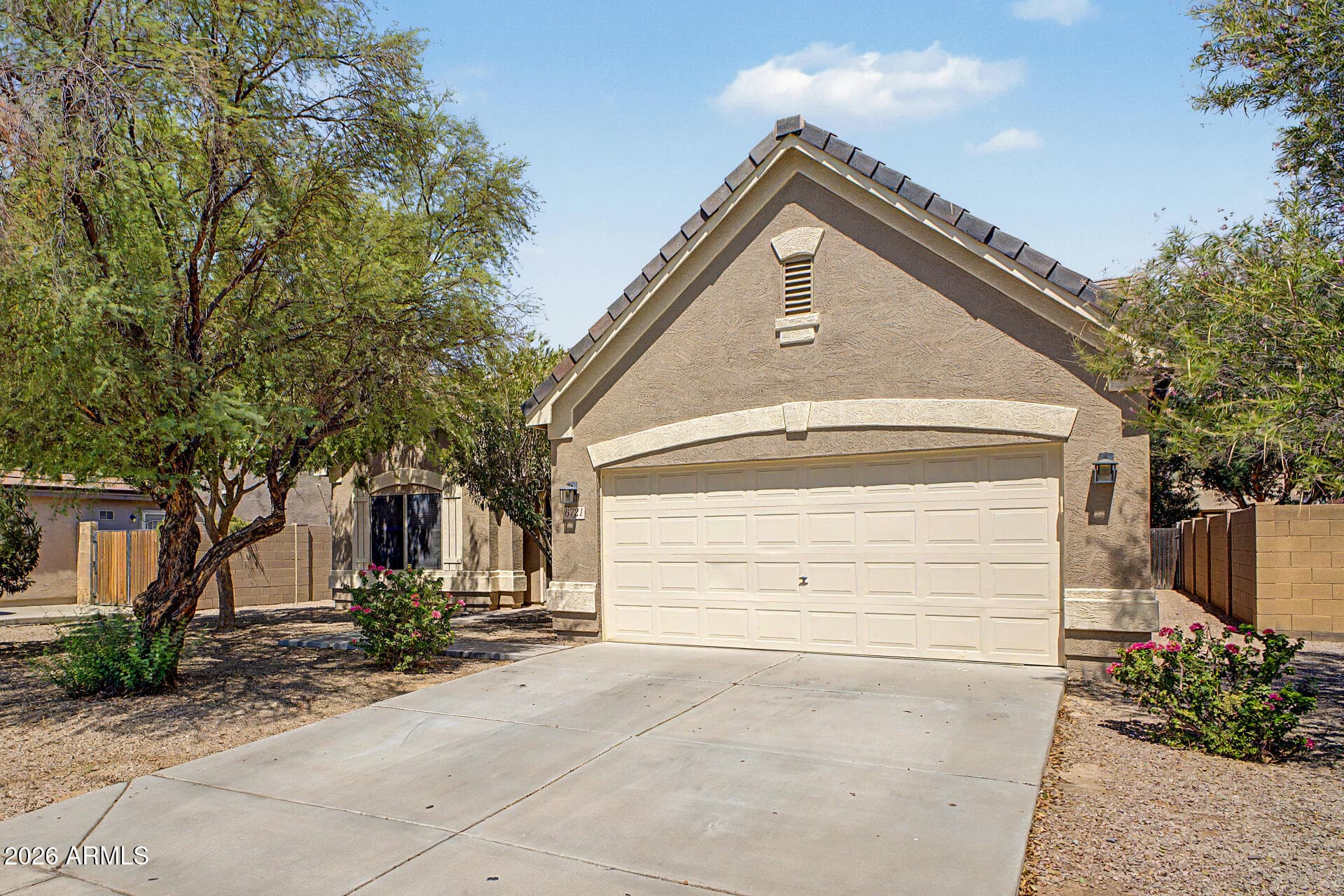 6721 S DANIELSON Way, Chandler, AZ 85249 — photo 4 of 33