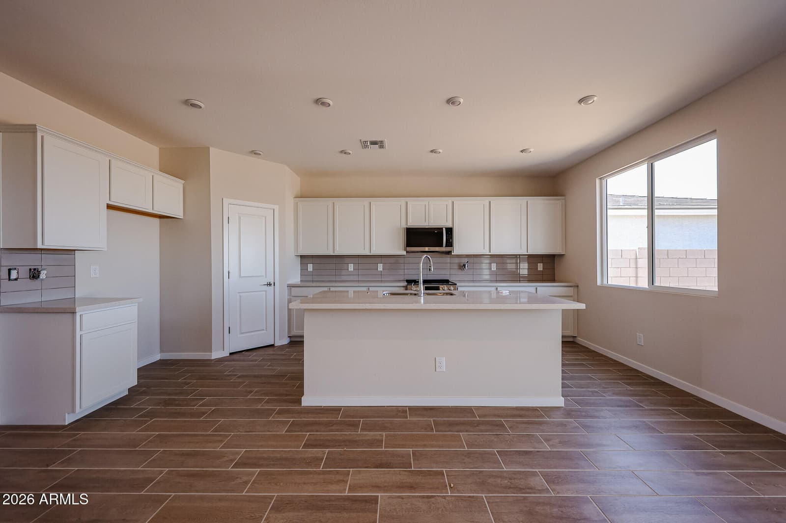 6227 E CROCKETT Way, San Tan Valley, AZ 85144 — photo 3 of 33