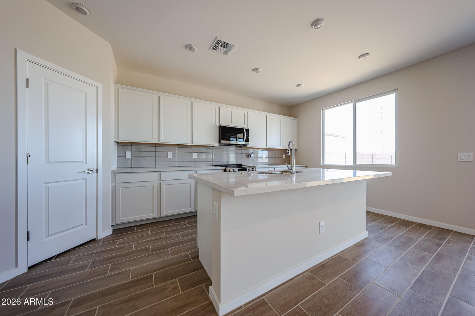 6227 E CROCKETT Way, San Tan Valley, AZ 85144 — photo 7 of 33