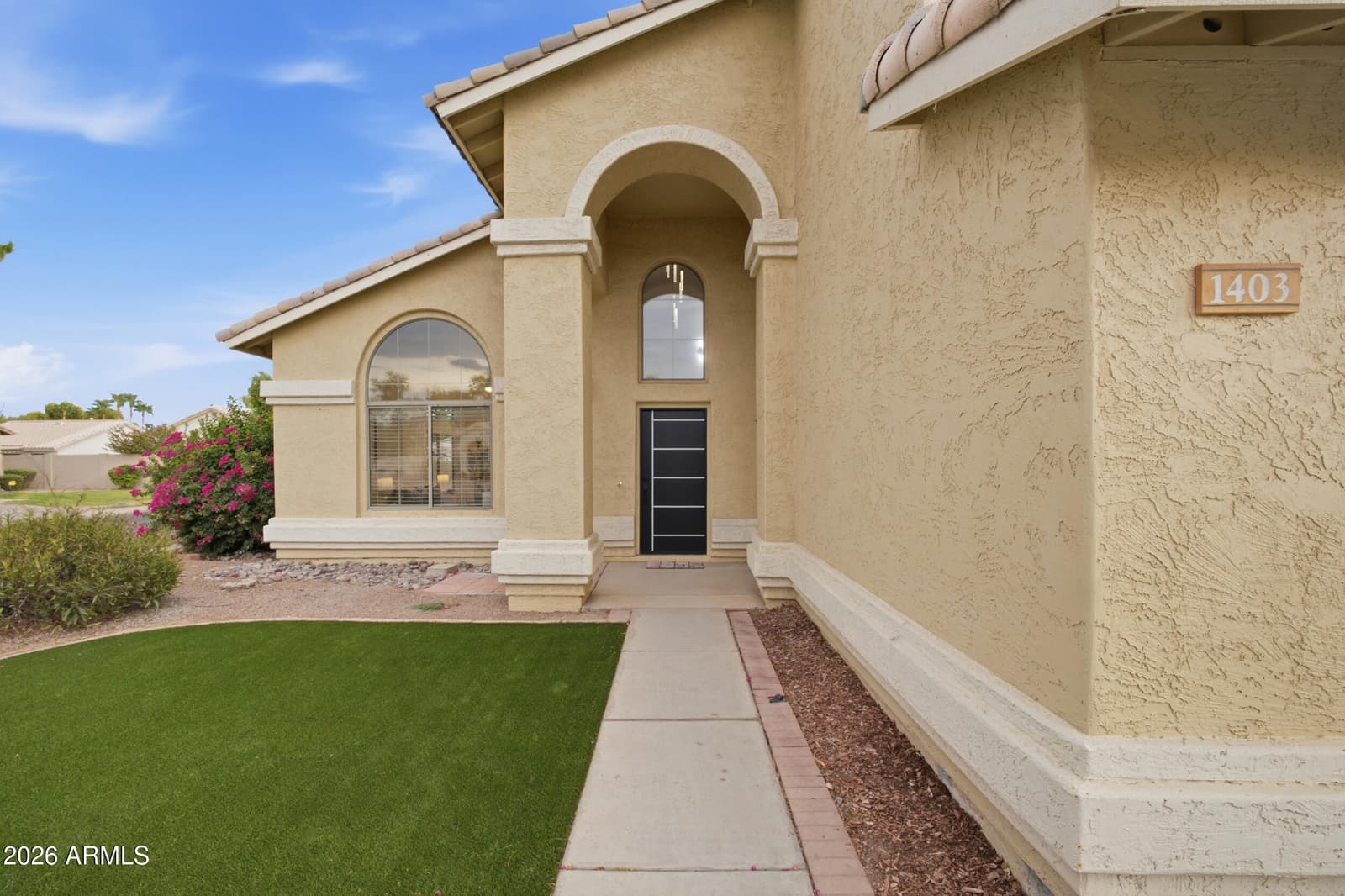 1403 W GOLDFINCH Way, Chandler, AZ 85286 — photo 7 of 59