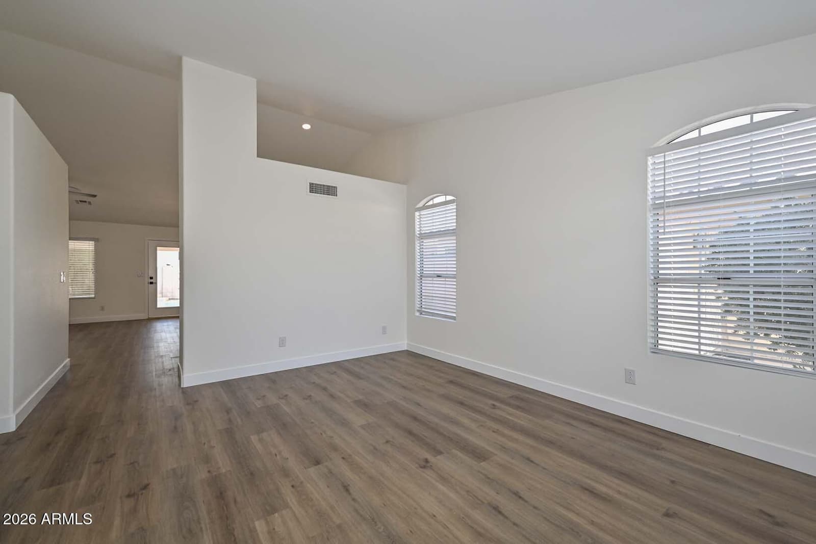 6781 W LOUISE Drive, Glendale, AZ 85310 — photo 7 of 39