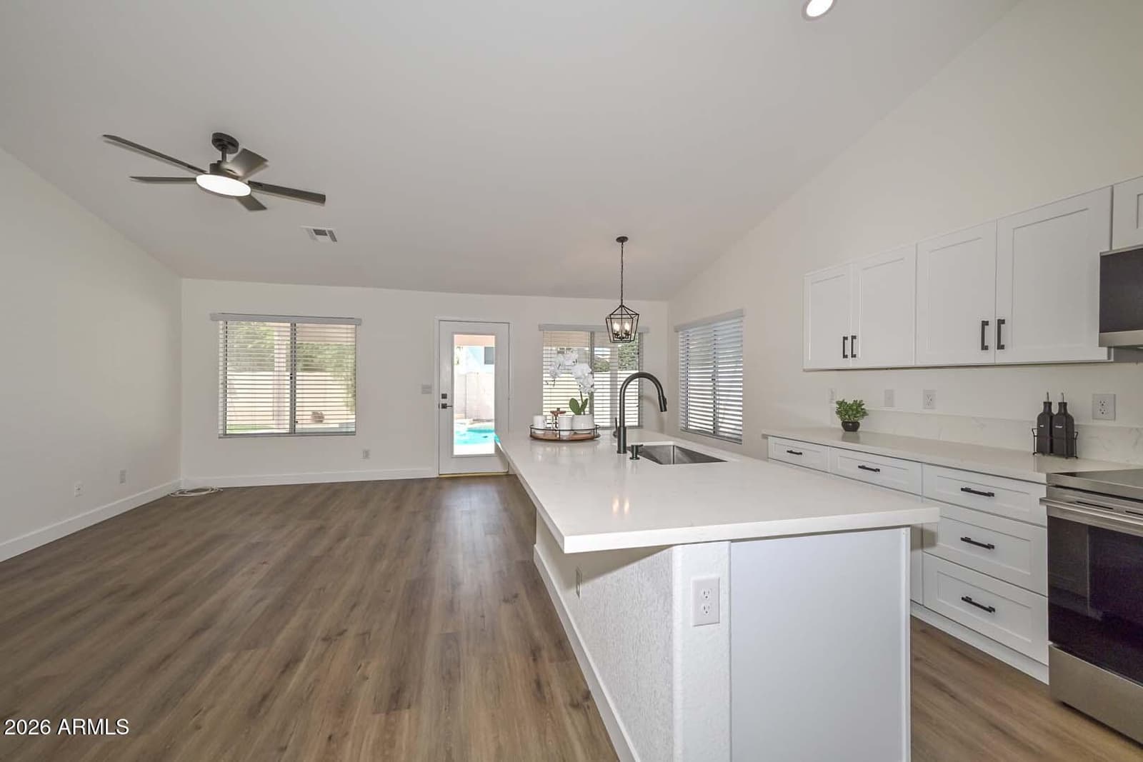 6781 W LOUISE Drive, Glendale, AZ 85310 — photo 12 of 39