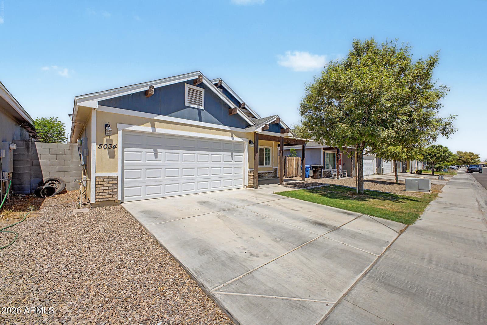 5034 S 11TH Place, Phoenix, AZ 85040 — photo 3 of 31