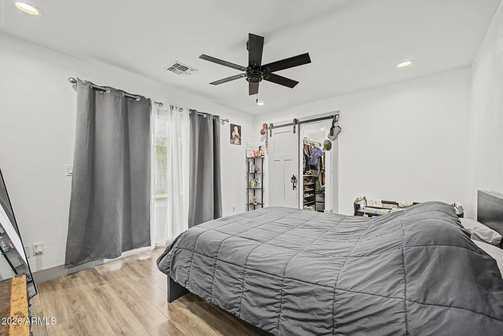 5034 S 11TH Place, Phoenix, AZ 85040 — photo 13 of 31