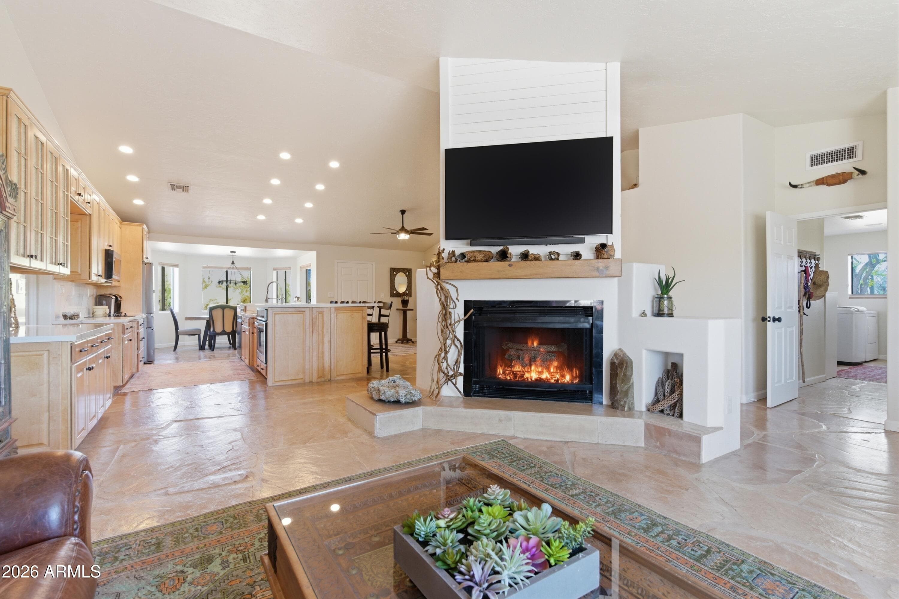 10712 E HUMMINGBIRD Lane, Gold Canyon, AZ 85118 — photo 5 of 38