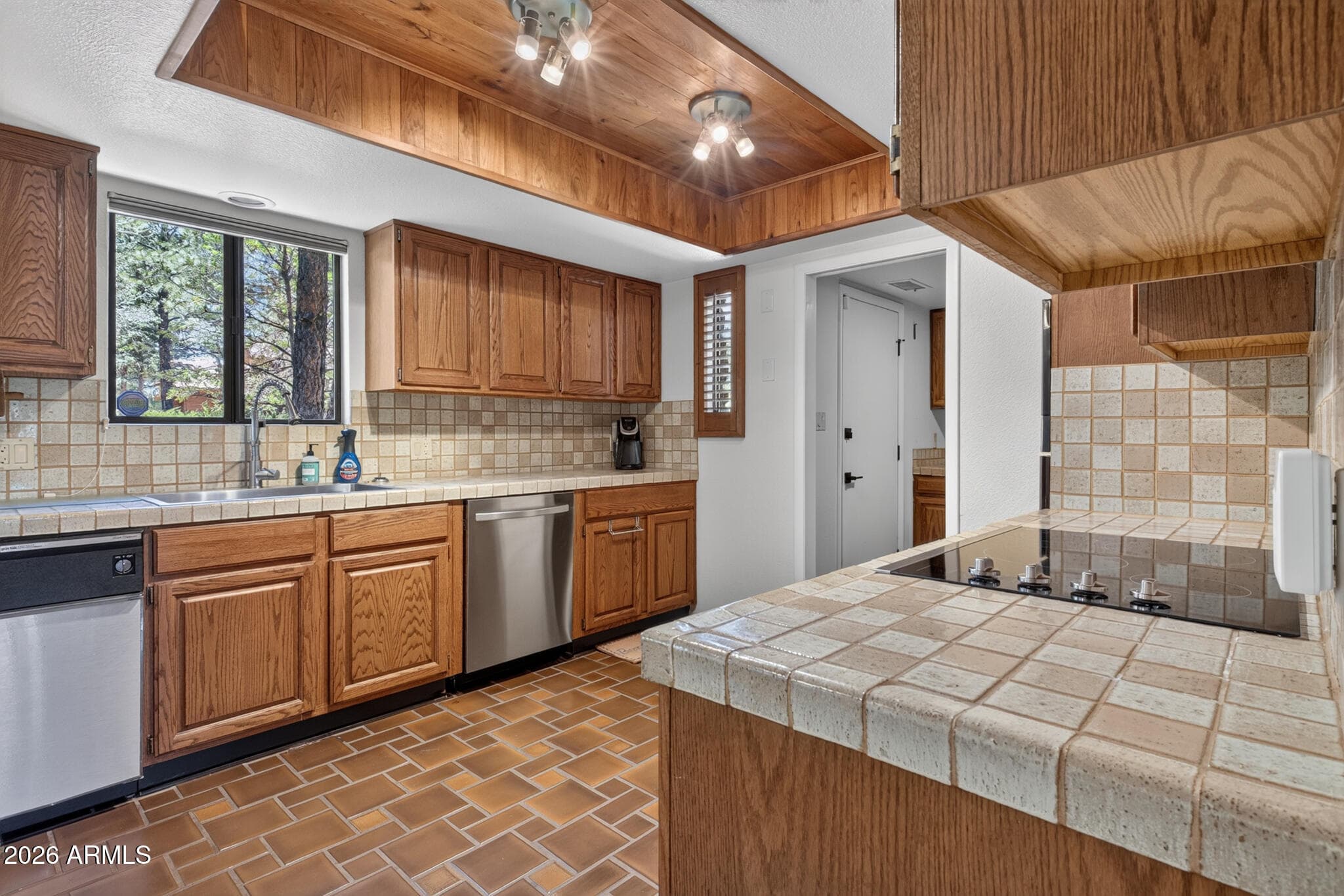 5135 E HICKORY Drive, Flagstaff, AZ 86004 — photo 10 of 42