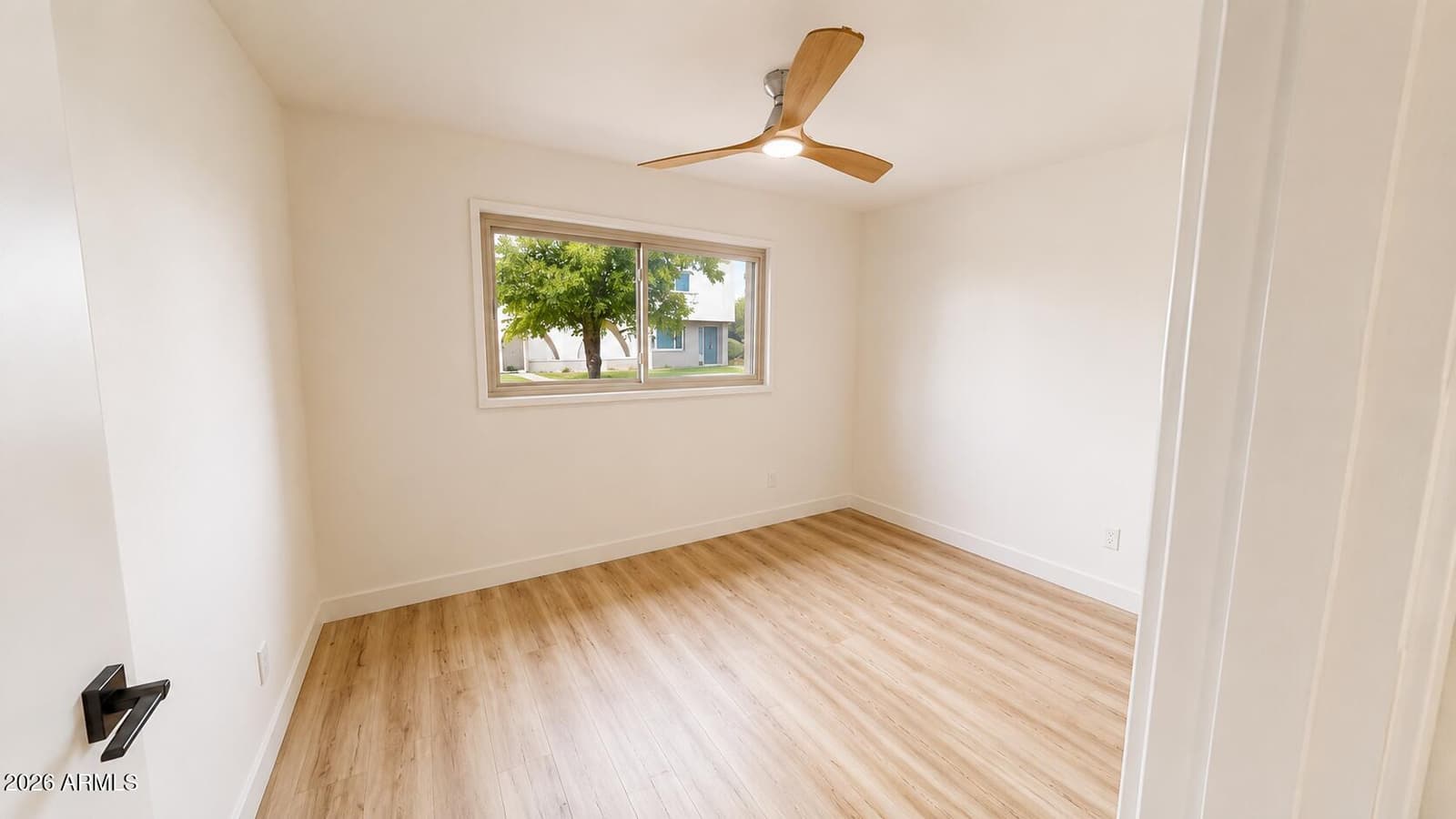 2868 E CLARENDON Avenue, Phoenix, AZ 85016 — photo 10 of 29