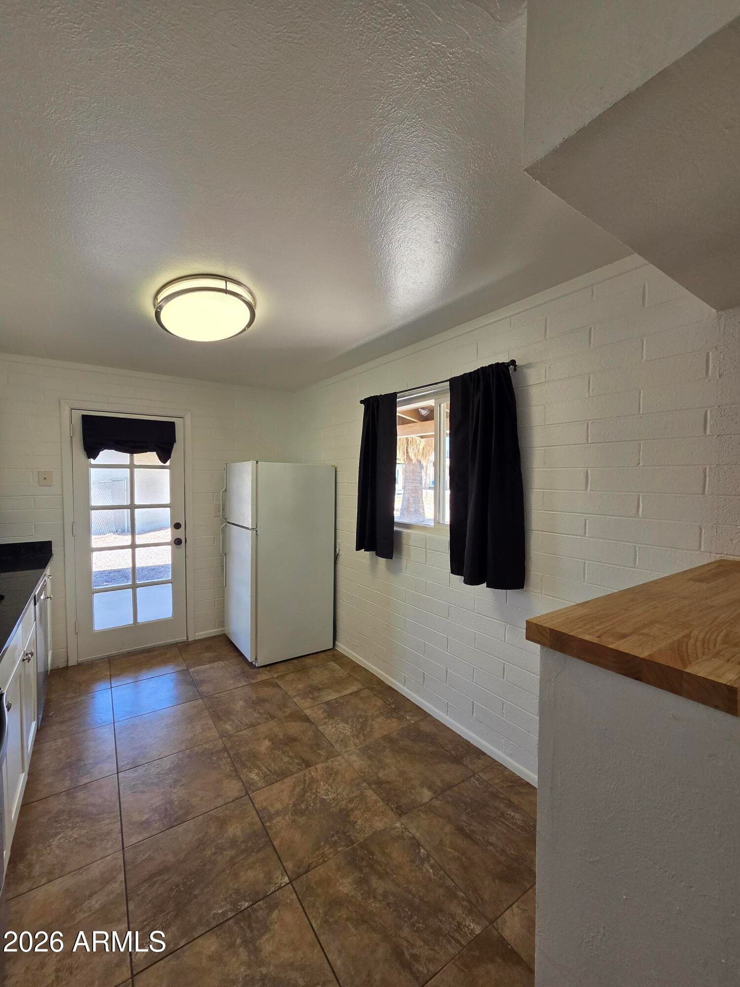 336 S WEAVER Drive, Apache Junction, AZ 85120 — photo 6 of 15