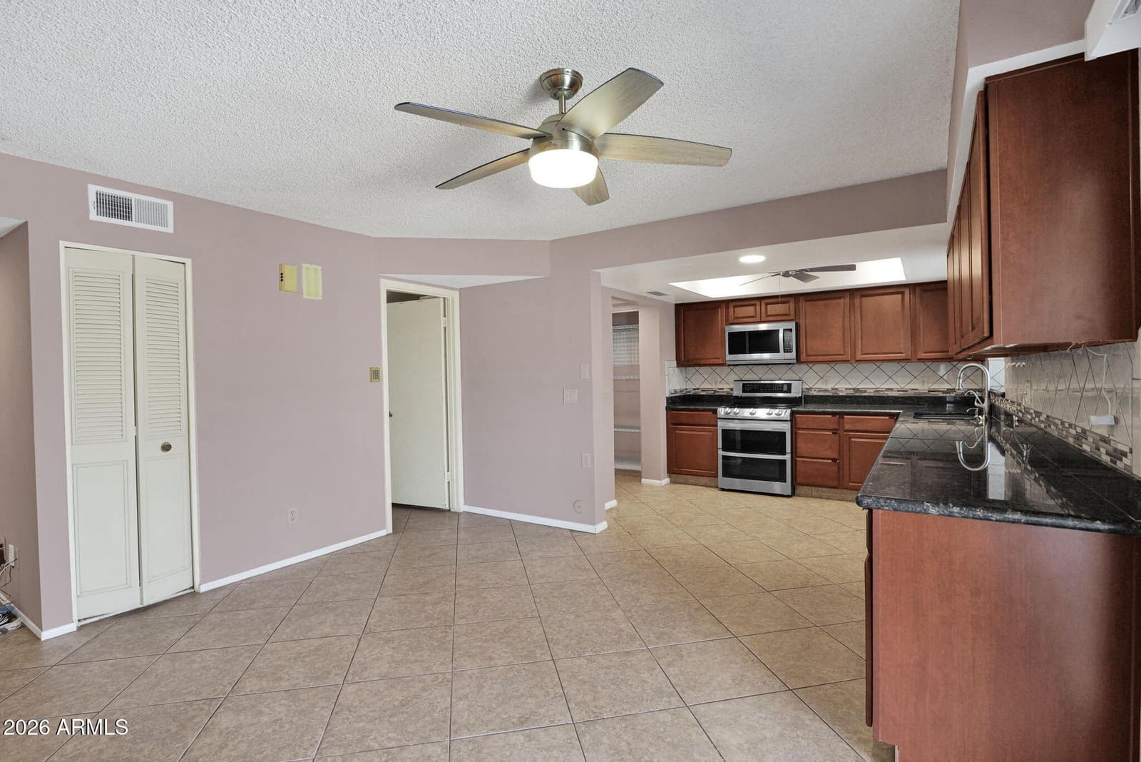 5640 W REDFIELD Road, Glendale, AZ 85306 — photo 9 of 27