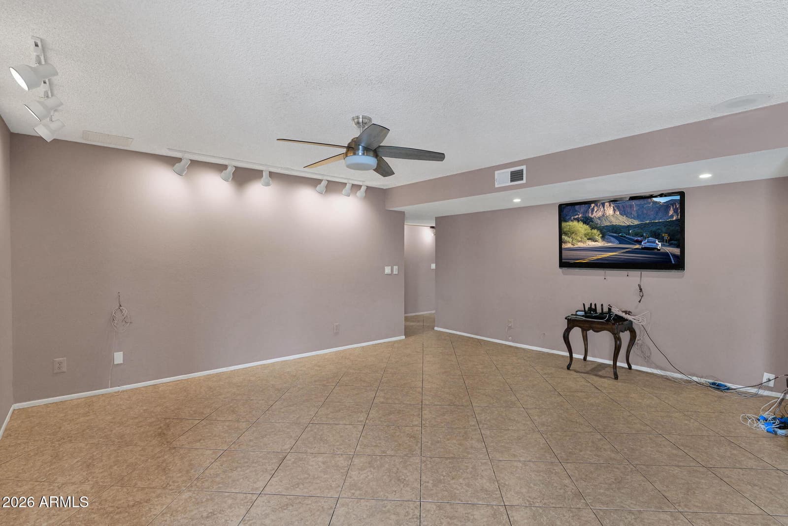5640 W REDFIELD Road, Glendale, AZ 85306 — photo 10 of 27