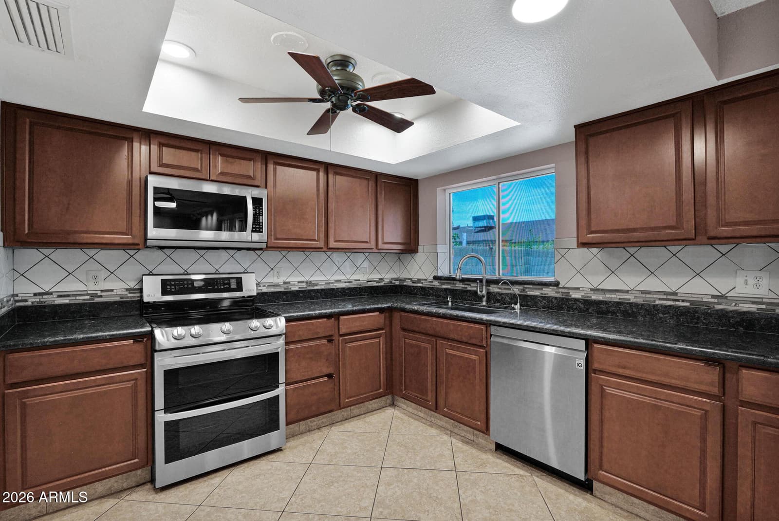 5640 W REDFIELD Road, Glendale, AZ 85306 — photo 12 of 27
