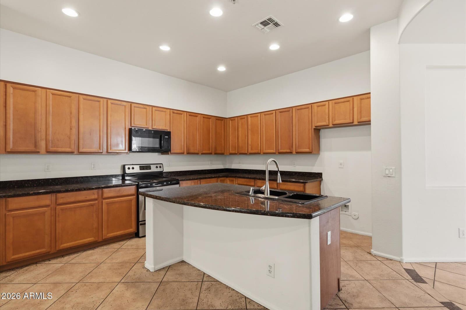 6229 S Moccasin Trail, Gilbert, AZ 85298 — photo 4 of 25