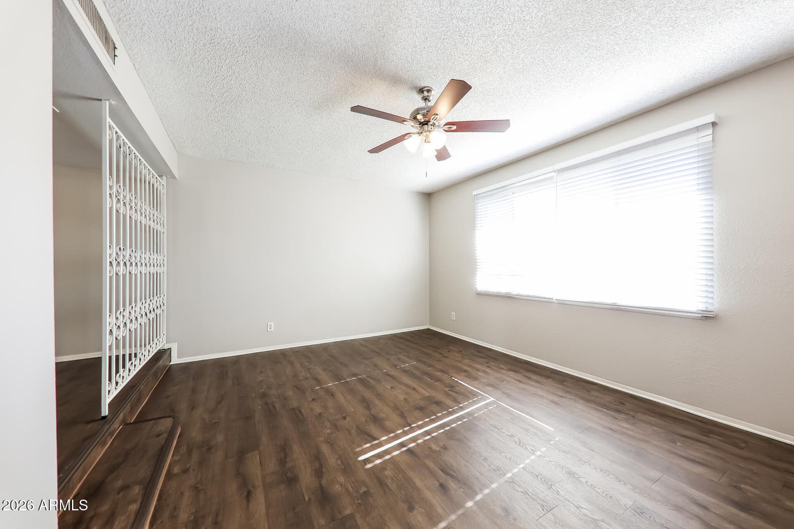 15412 N 55TH Drive, Glendale, AZ 85306 — photo 2 of 21