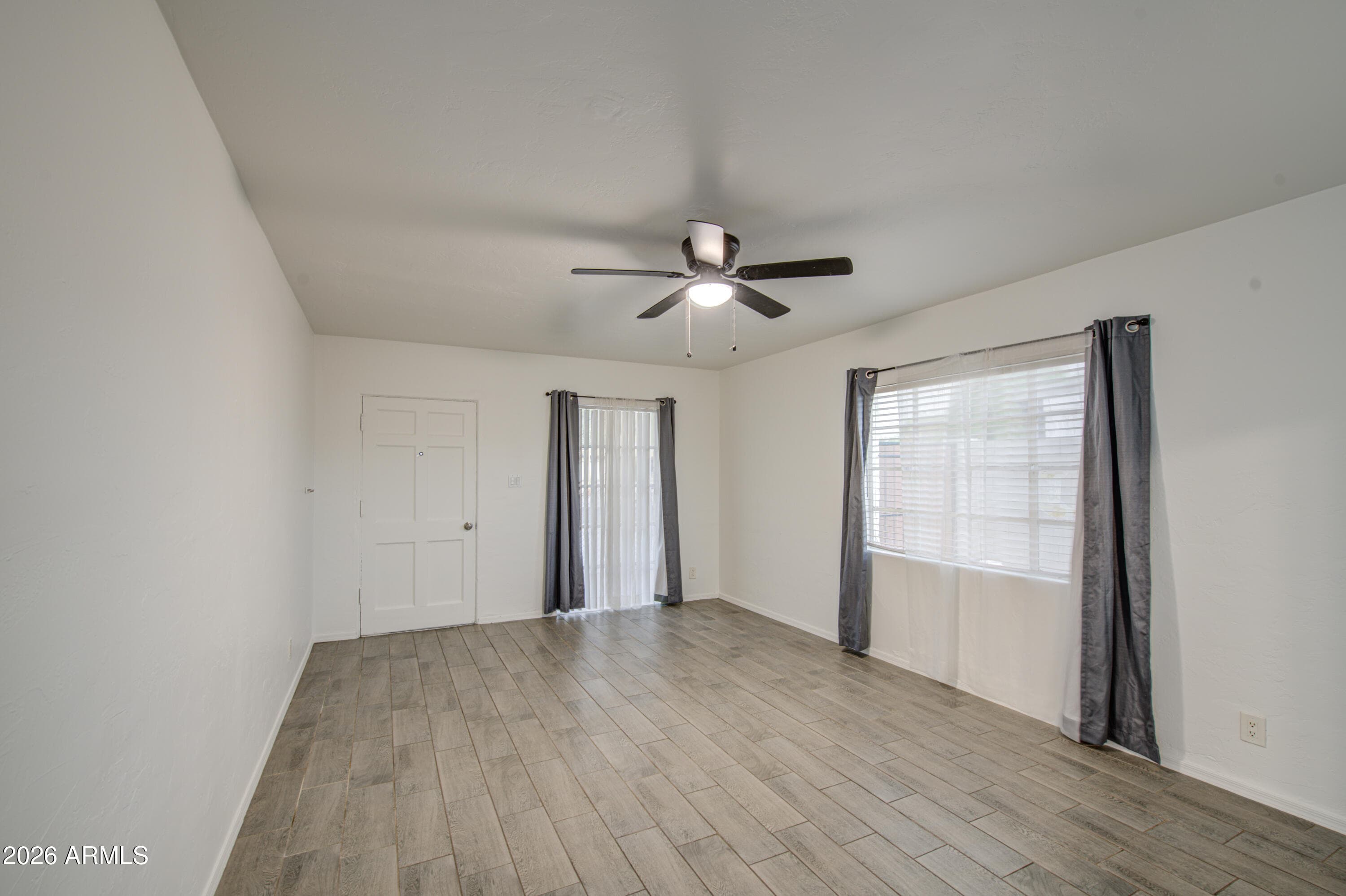 7226 N 26TH Drive, Phoenix, AZ 85051 — photo 5 of 31