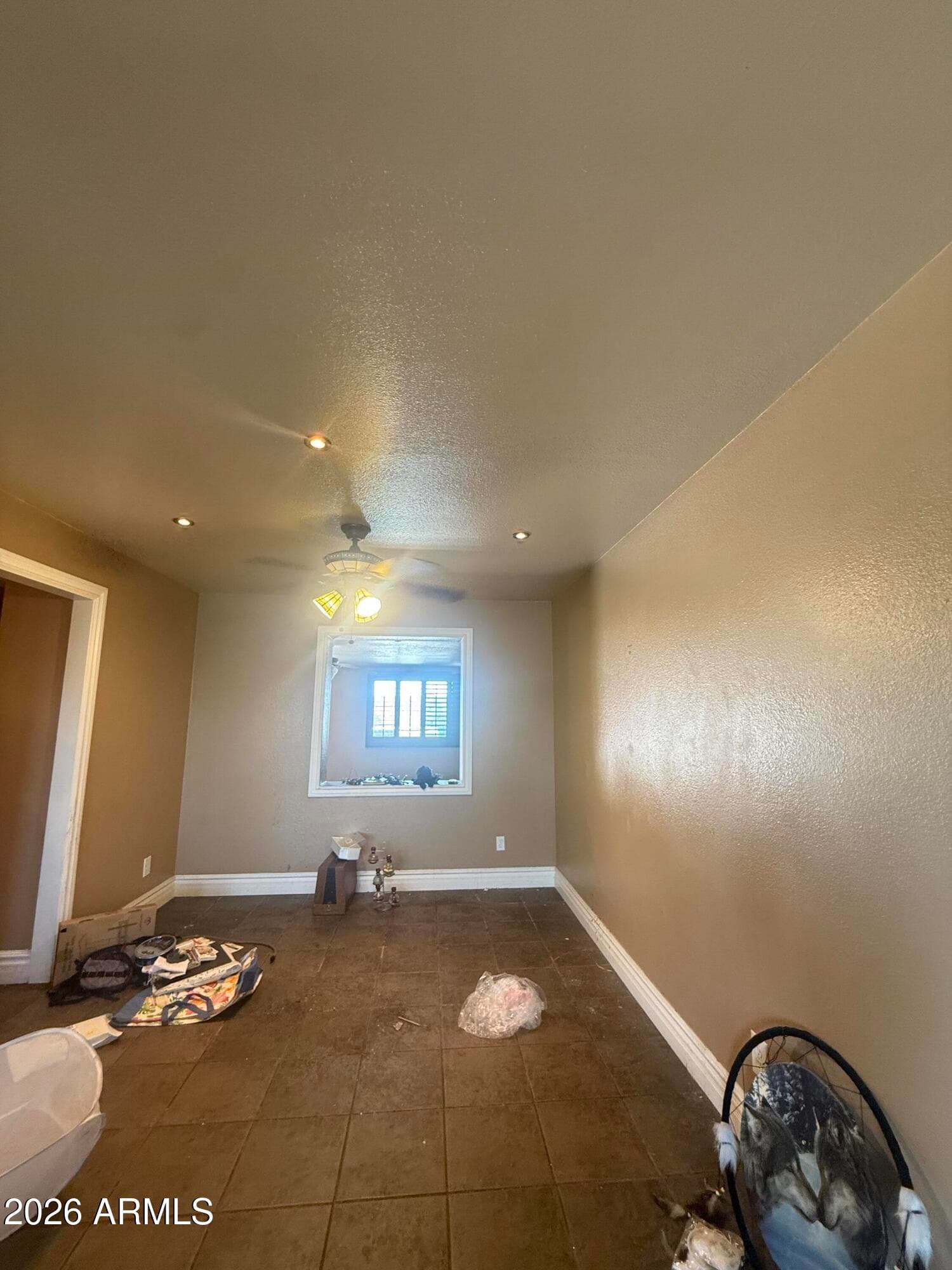 3112 W ACOMA Drive, Phoenix, AZ 85053 — photo 4 of 17