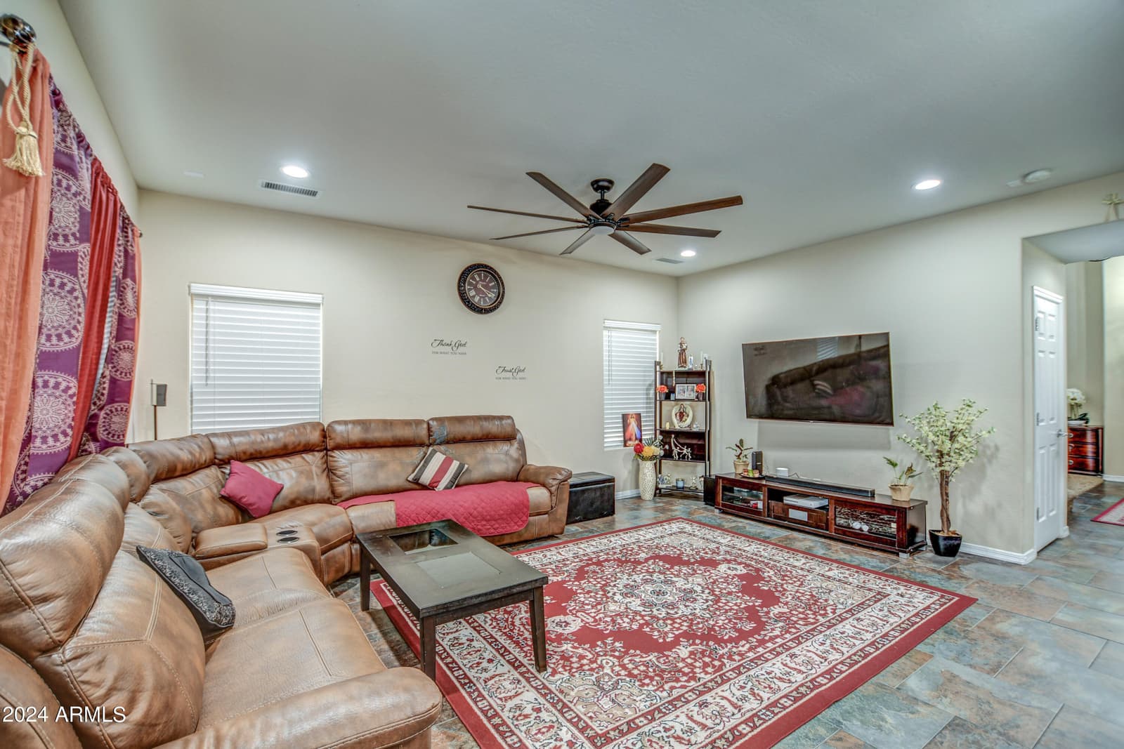 2015 W DAVIS Road, Phoenix, AZ 85023 — photo 15 of 63