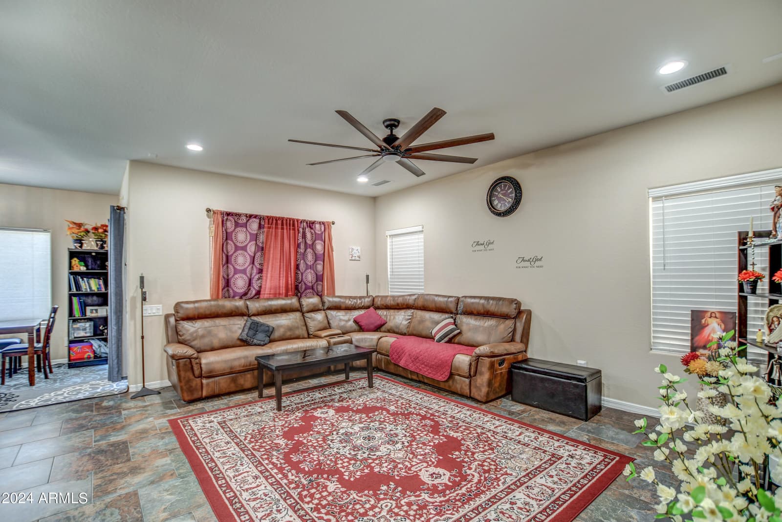 2015 W DAVIS Road, Phoenix, AZ 85023 — photo 3 of 63