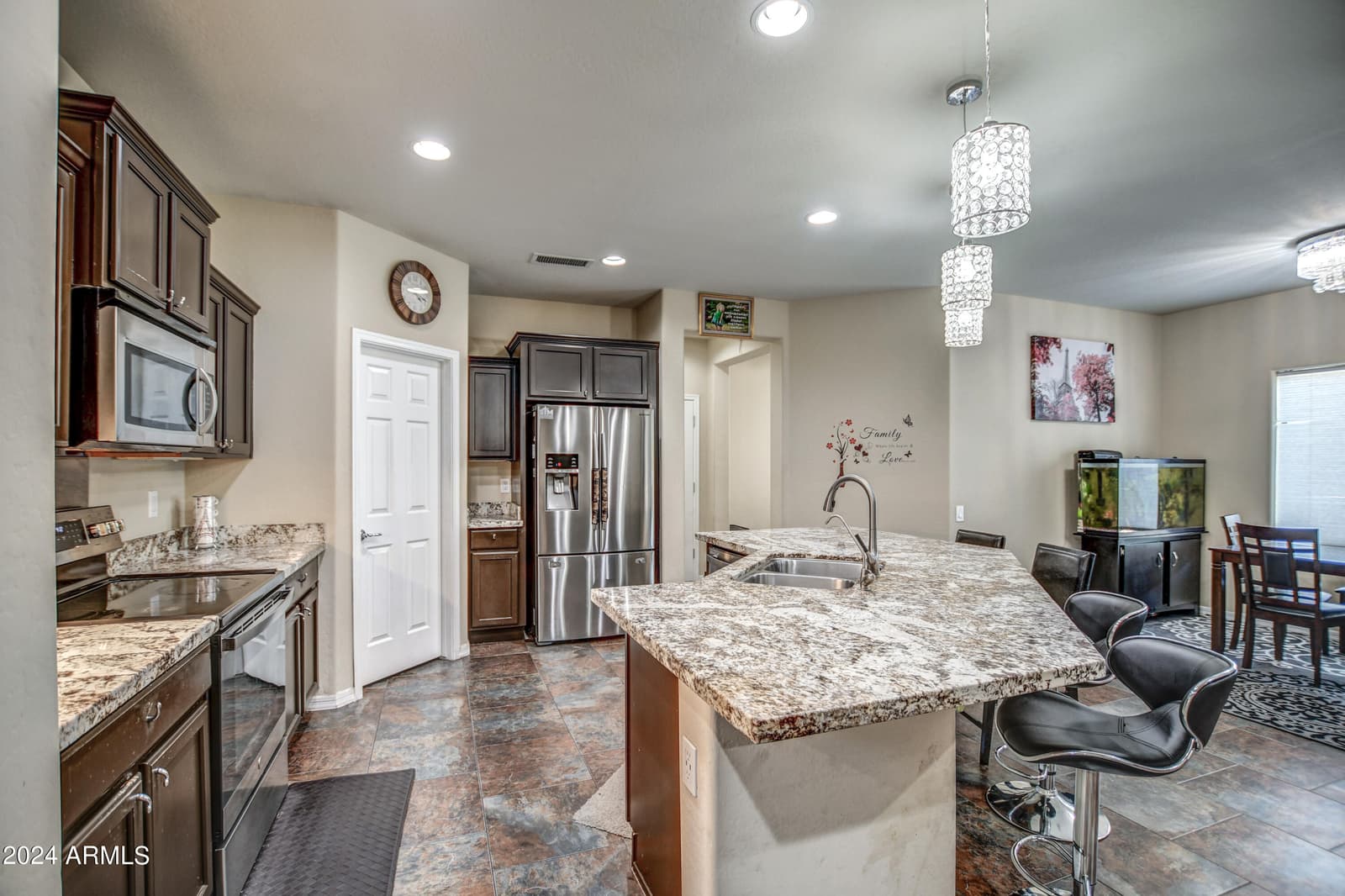 2015 W DAVIS Road, Phoenix, AZ 85023 — photo 22 of 63