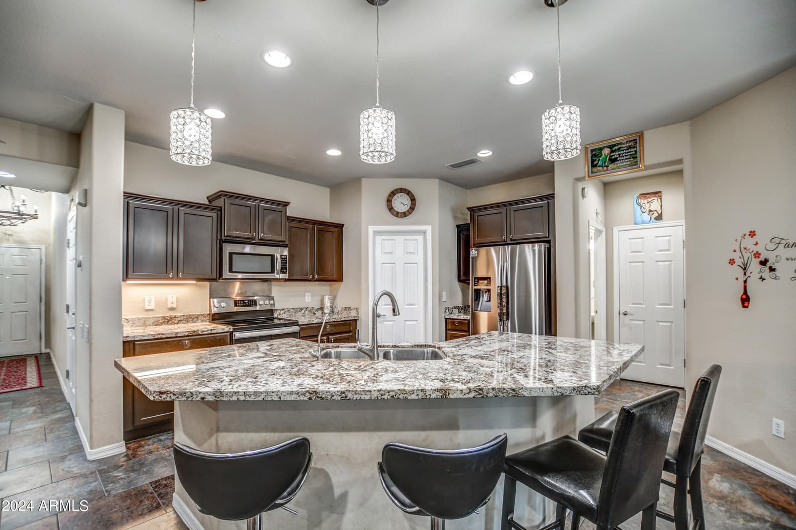 2015 W DAVIS Road, Phoenix, AZ 85023 — photo 4 of 63