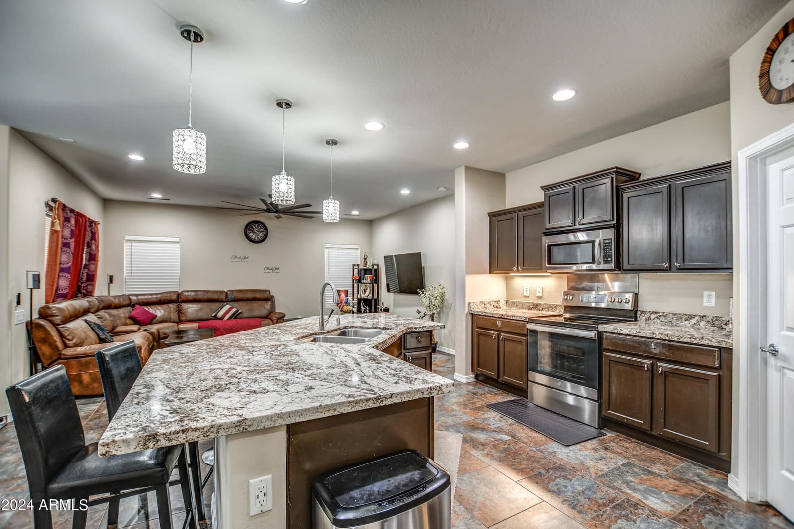 2015 W DAVIS Road, Phoenix, AZ 85023 — photo 24 of 63