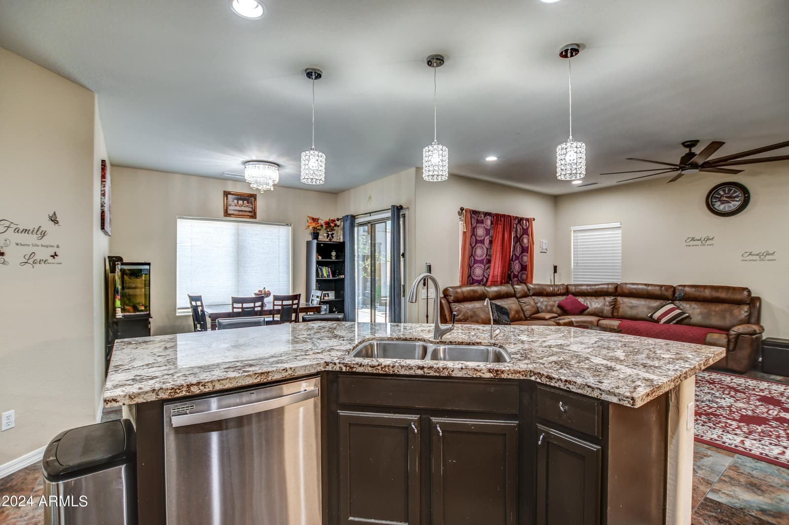 2015 W DAVIS Road, Phoenix, AZ 85023 — photo 25 of 63