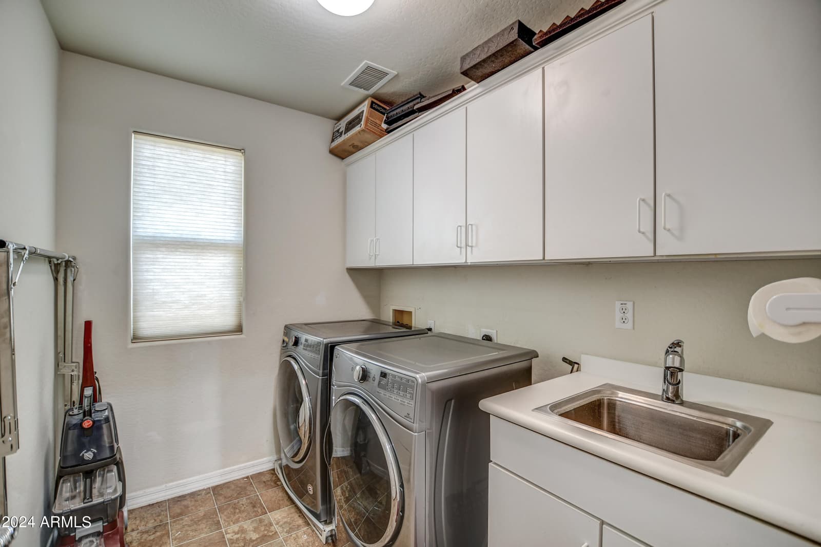 2015 W DAVIS Road, Phoenix, AZ 85023 — photo 43 of 63
