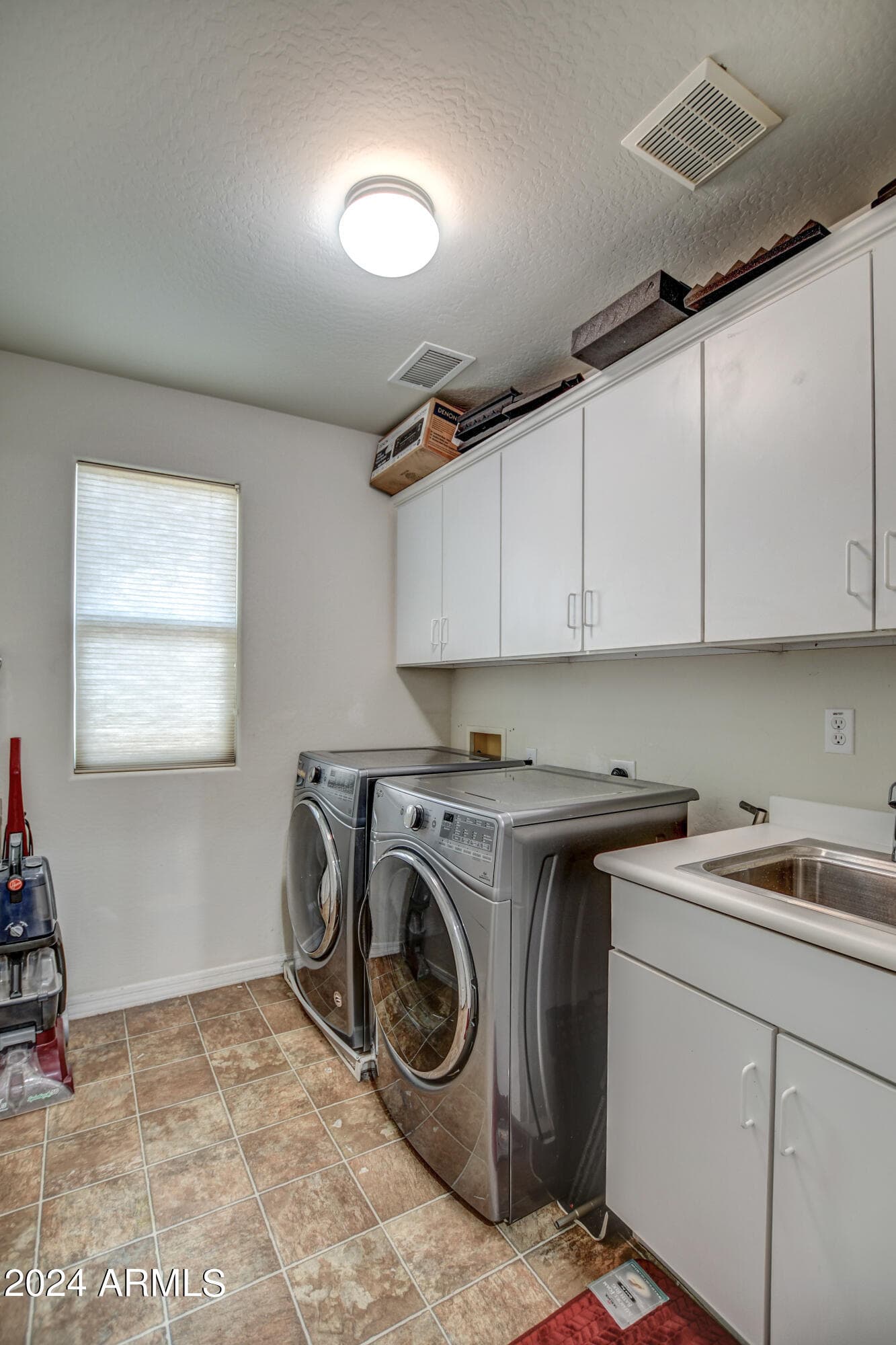2015 W DAVIS Road, Phoenix, AZ 85023 — photo 44 of 63