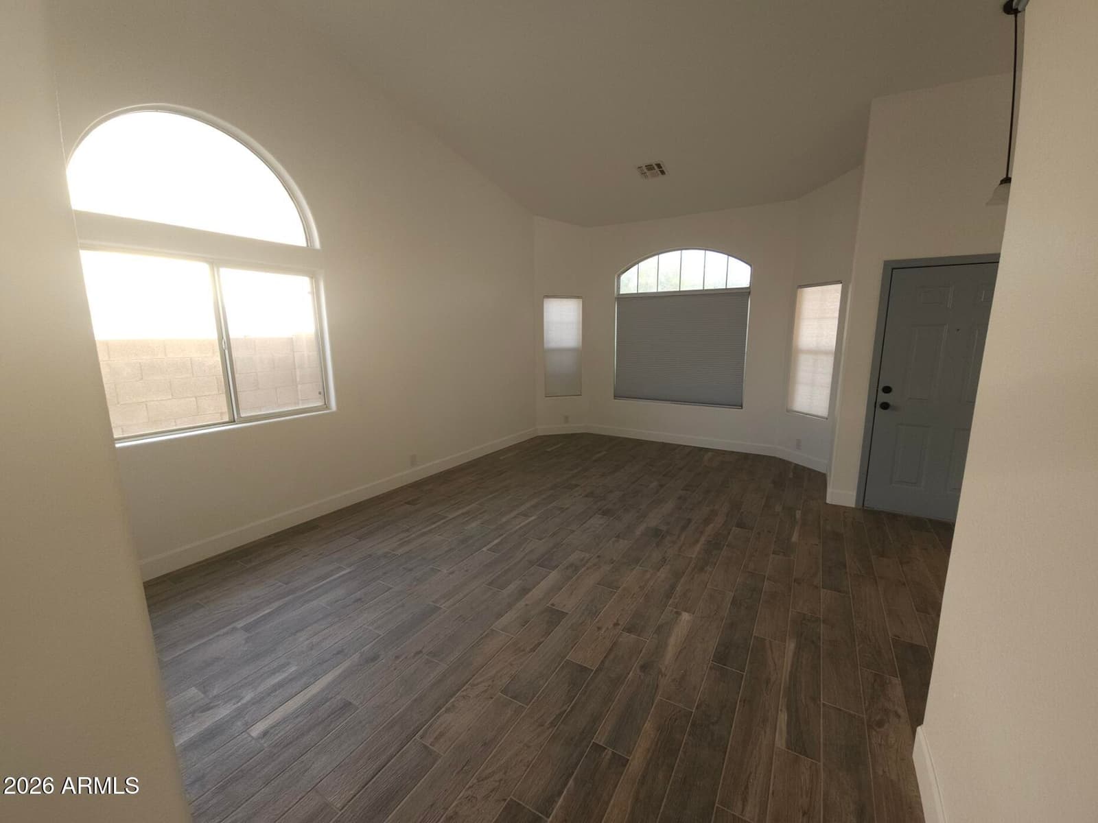 8002 W STELLA Avenue, Glendale, AZ 85303 — photo 4 of 30